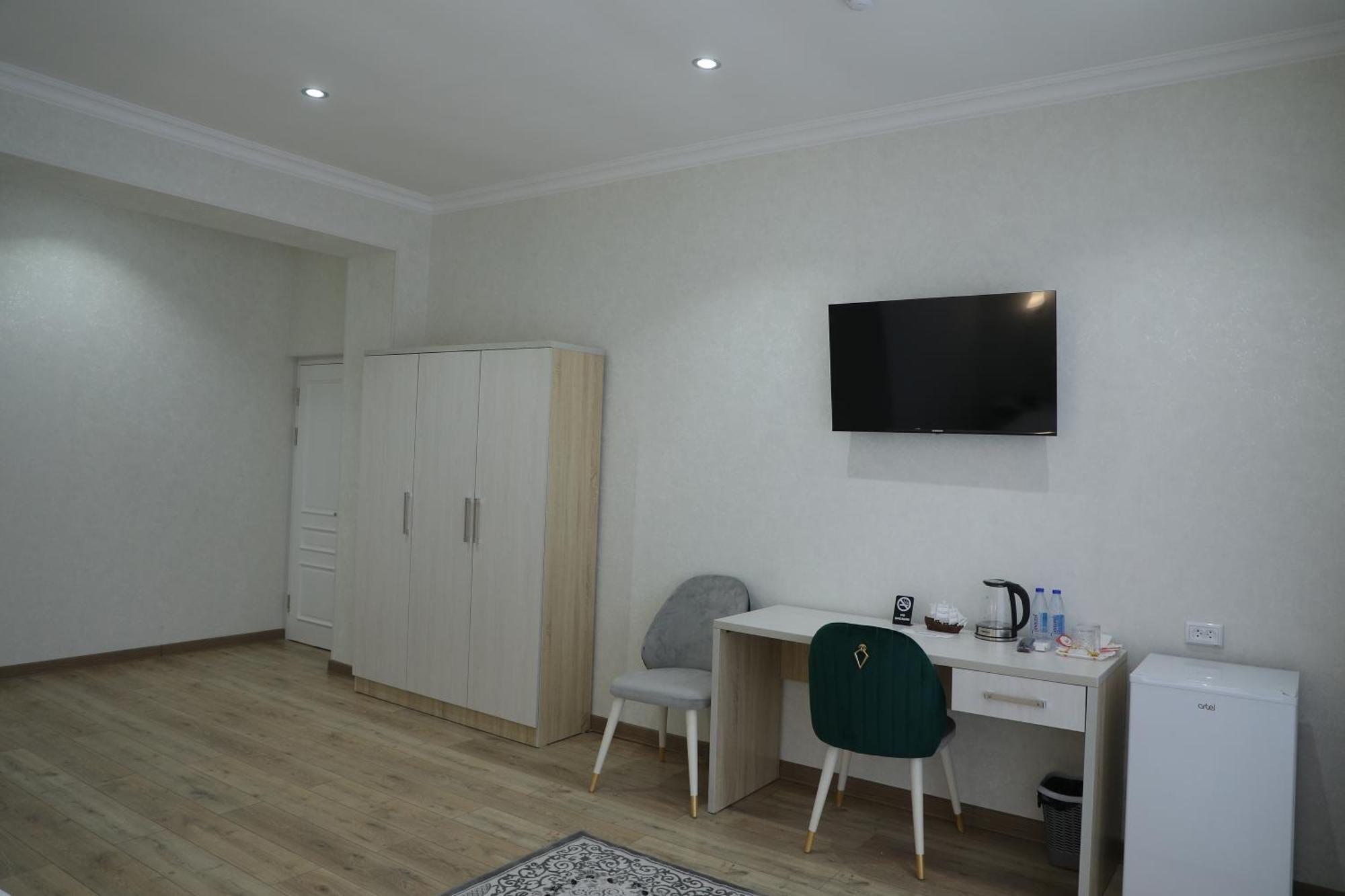 Status Hotel Карші Екстер'єр фото