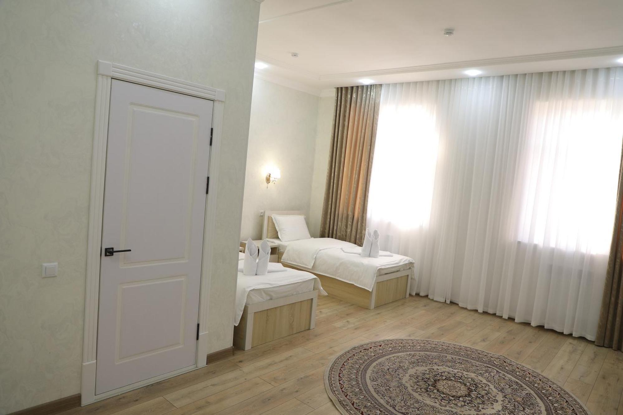 Status Hotel Карші Екстер'єр фото