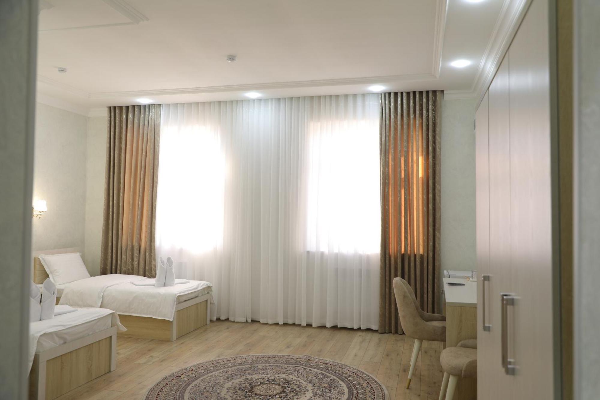 Status Hotel Карші Екстер'єр фото
